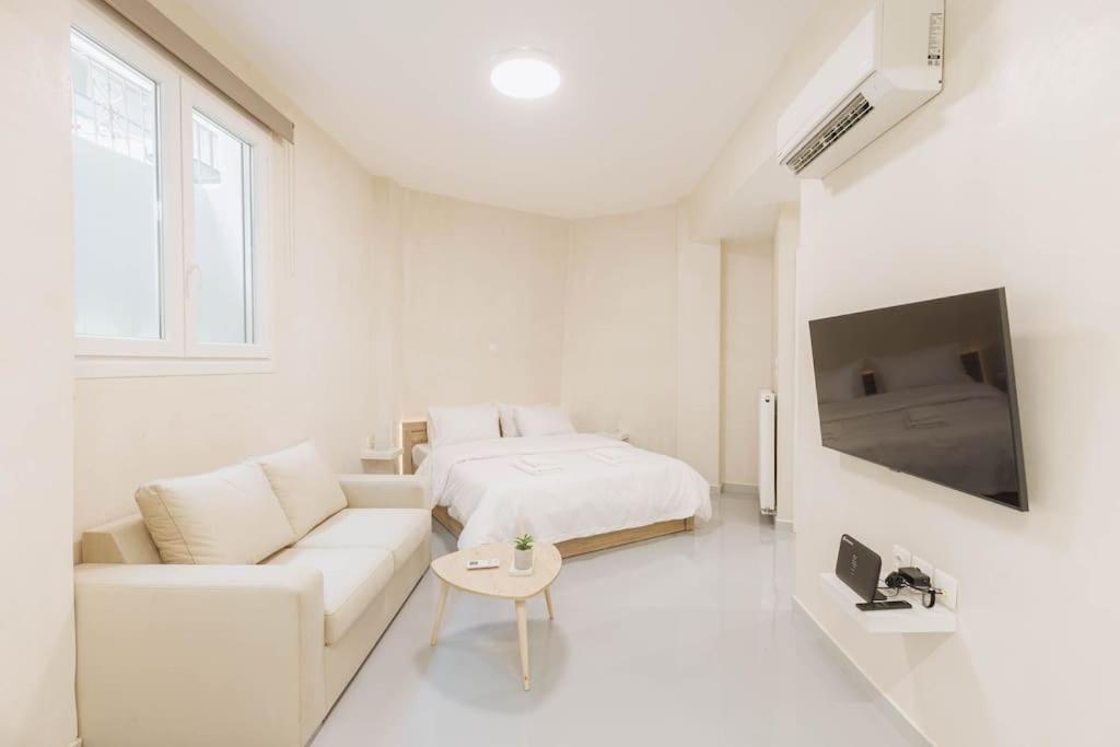 Modern Hiding Place In The Heart Of אתונה מראה חיצוני תמונה