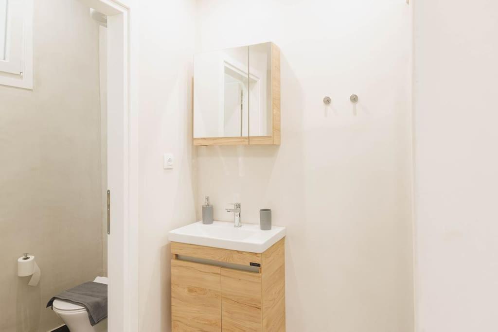 Modern Hiding Place In The Heart Of אתונה מראה חיצוני תמונה